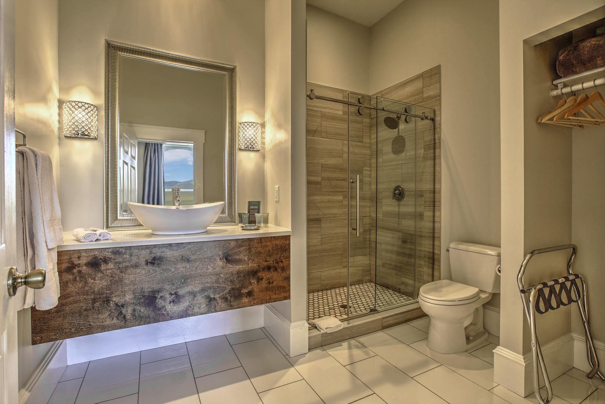 The Harkness Hotel McCammon Екстериор снимка